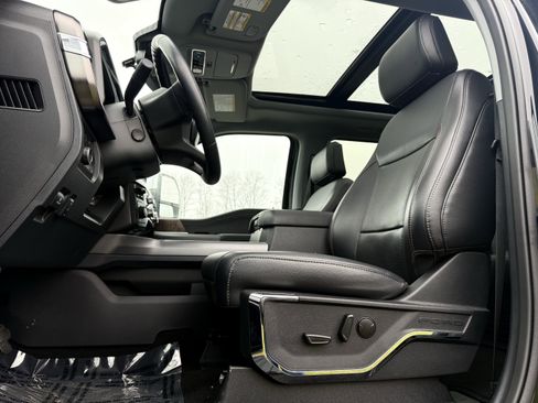 Used 2024 Ford F250 Lariat w/ Chrome Package image 10