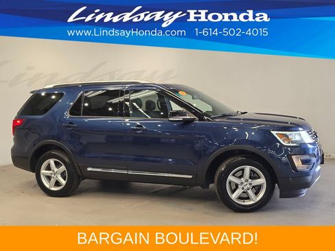 Used 2016 Ford Explorer XLT w/ Equipment Group 202A AWD/4WD image 3