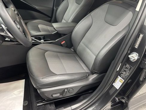 Used 2023 Kia Niro EX image 12