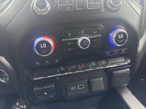 Used 2021 GMC Sierra 1500 AT4 AWD/4WD image 6