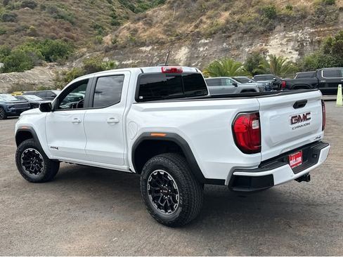 New 2026 GMC Canyon AT4 AWD/4WD image 3