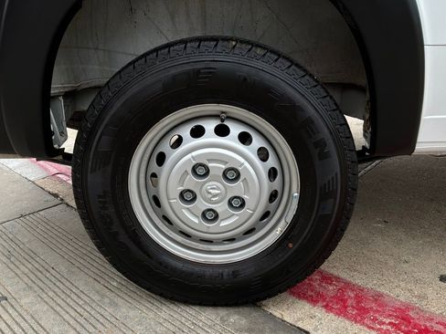 Used 2026 RAM ProMaster 2500 w/ Convenience Group FWD image 8