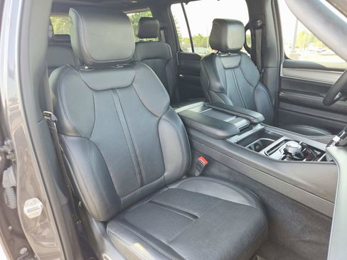 Used 2024 Jeep Wagoneer Series II w/ Convenience Group I AWD/4WD image 21
