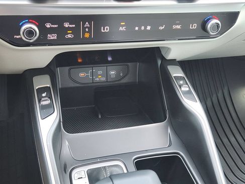 New 2026 Kia Sorento S FWD image 18