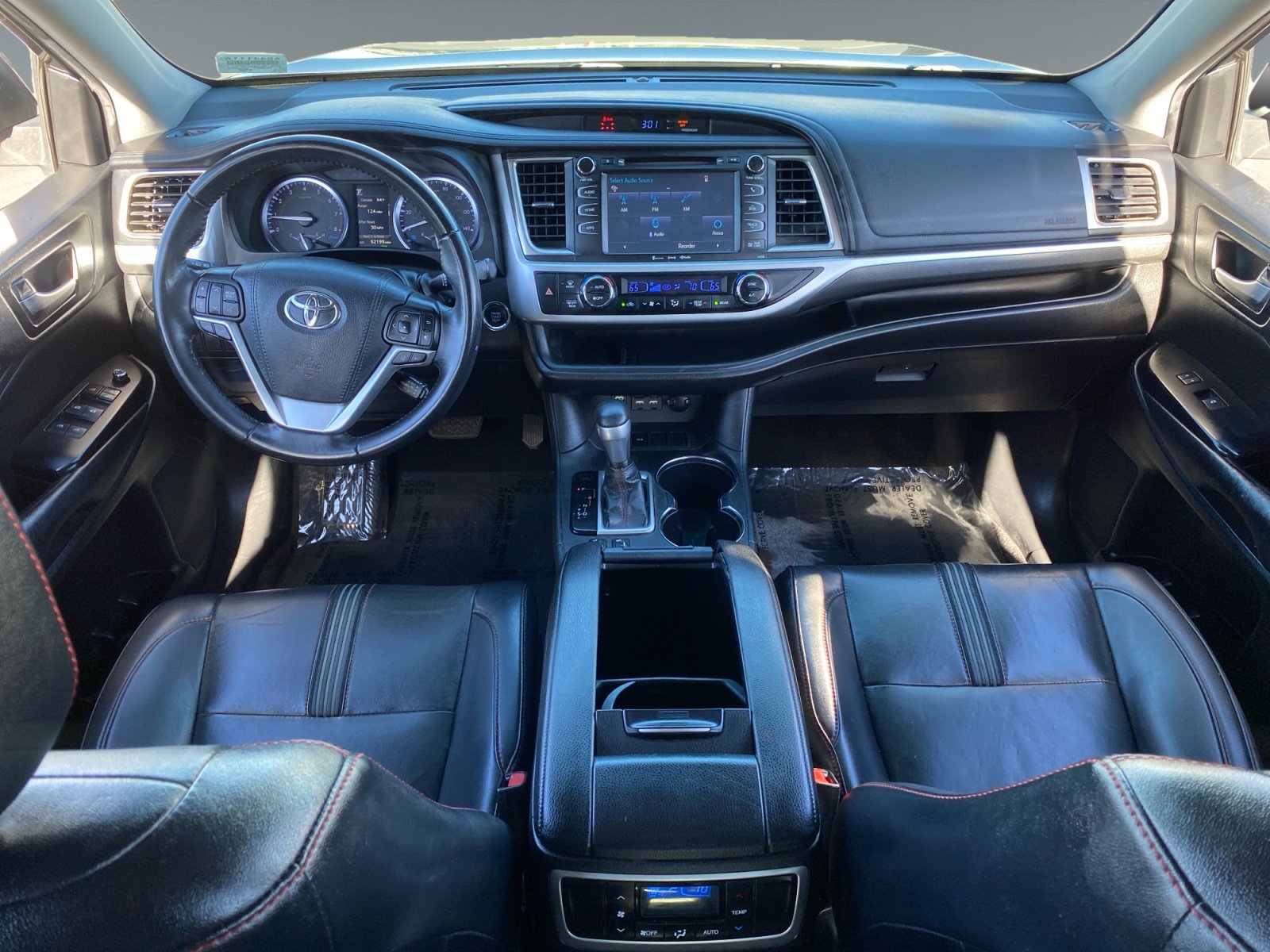 Used 2019 Toyota Highlander SE FWD image 10
