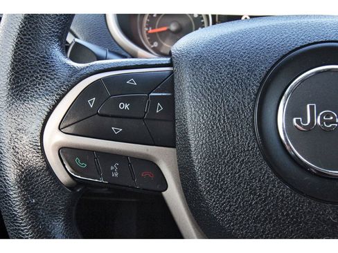 Used 2015 Jeep Cherokee Sport image 18