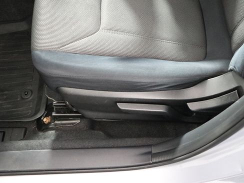 Used 2019 Subaru Crosstrek 2.0i image 21