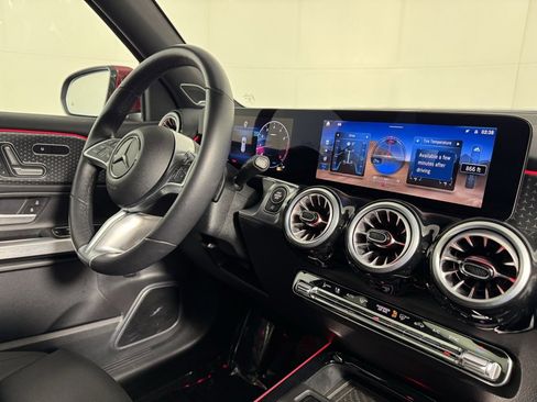 Certified 2025 Mercedes-Benz GLB 250 4MATIC image 9