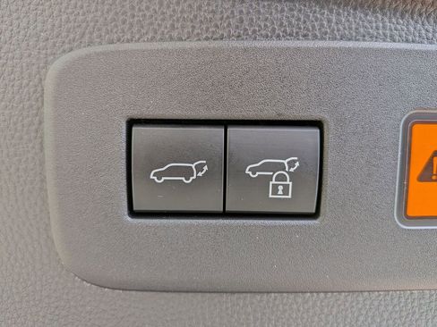 Certified 2024 Lexus GX 550 w/ Accessory Package (2T) image 34