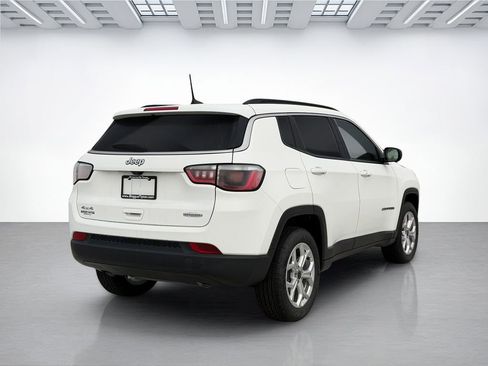 New 2026 Jeep Compass Latitude image 5