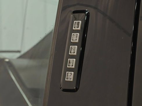 Used 2016 Ford F150 Platinum w/ Equipment Group 701A Luxury image 19