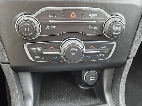 Used 2023 Dodge Charger SXT image 19
