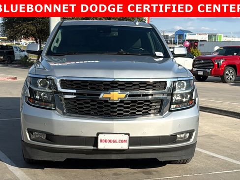Used 2020 Chevrolet Suburban LT image 2