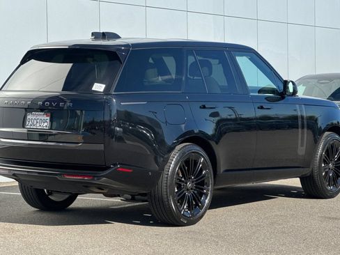 Certified 2025 Land Rover Range Rover SE AWD/4WD image 5