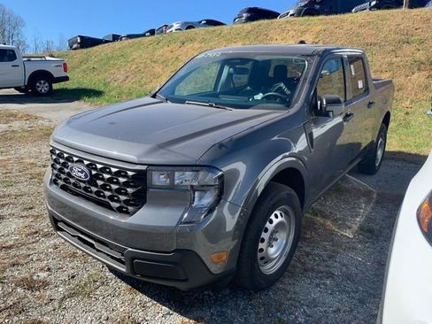 New 2025 Ford Maverick XL image 12