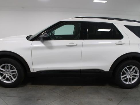 New 2026 Ford Explorer Active RWD image 5
