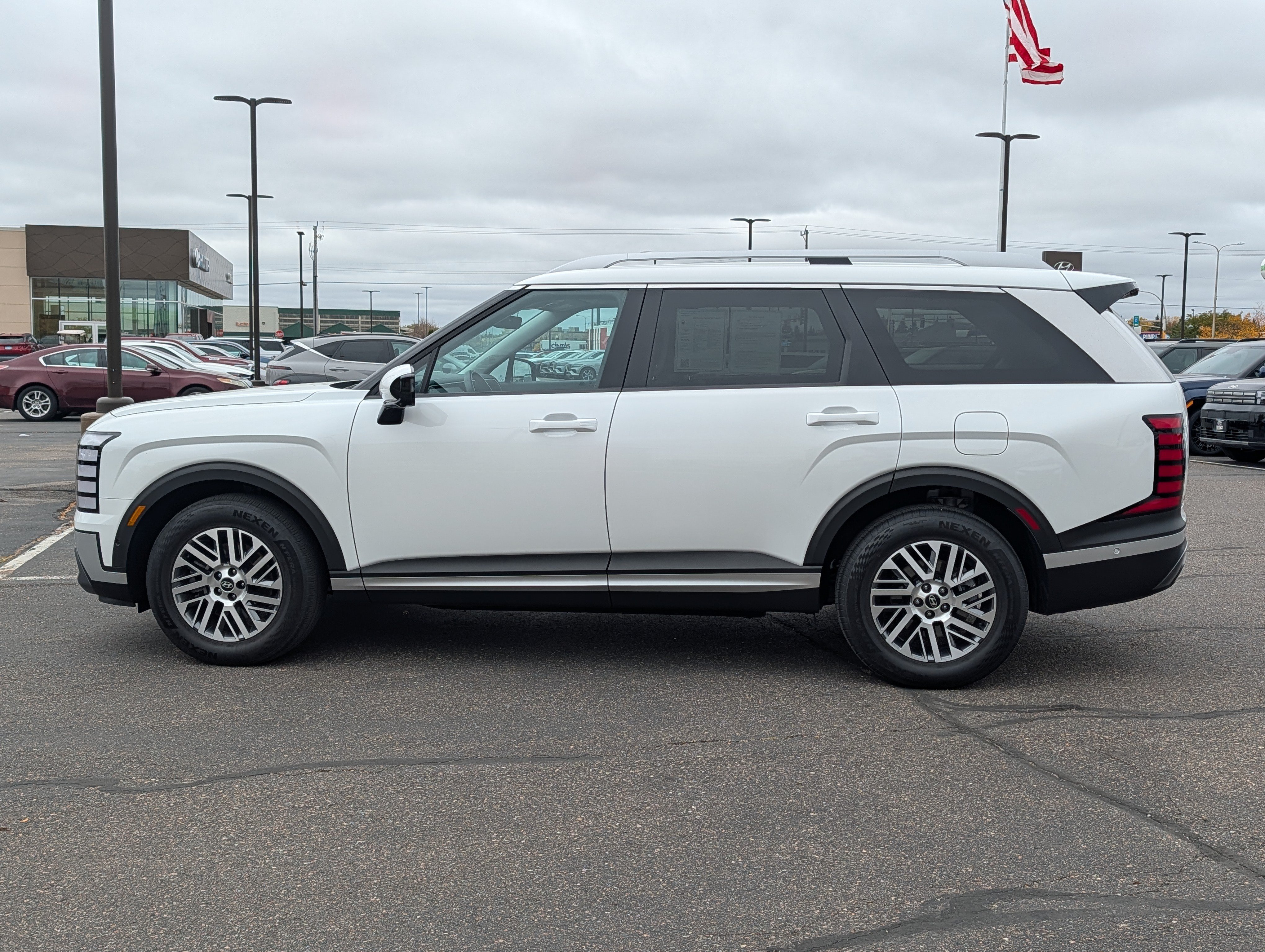 Used 2026 Hyundai Palisade SEL AWD/4WD image 2