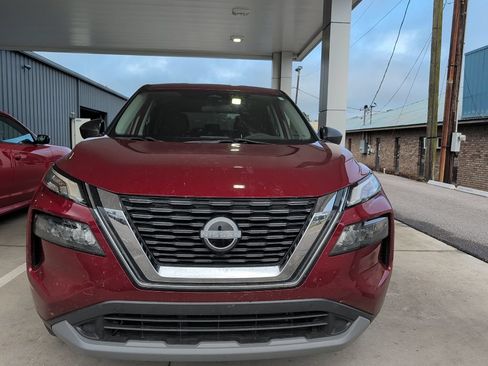 Used 2023 Nissan Rogue S FWD image 2