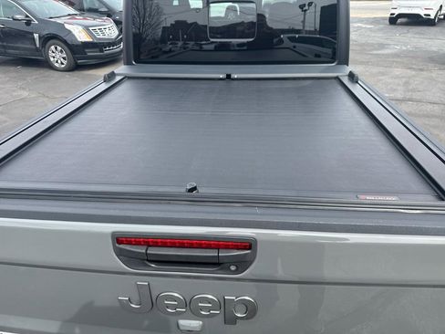 Used 2022 Jeep Gladiator Overland w/ Popular Equipment Package image 8