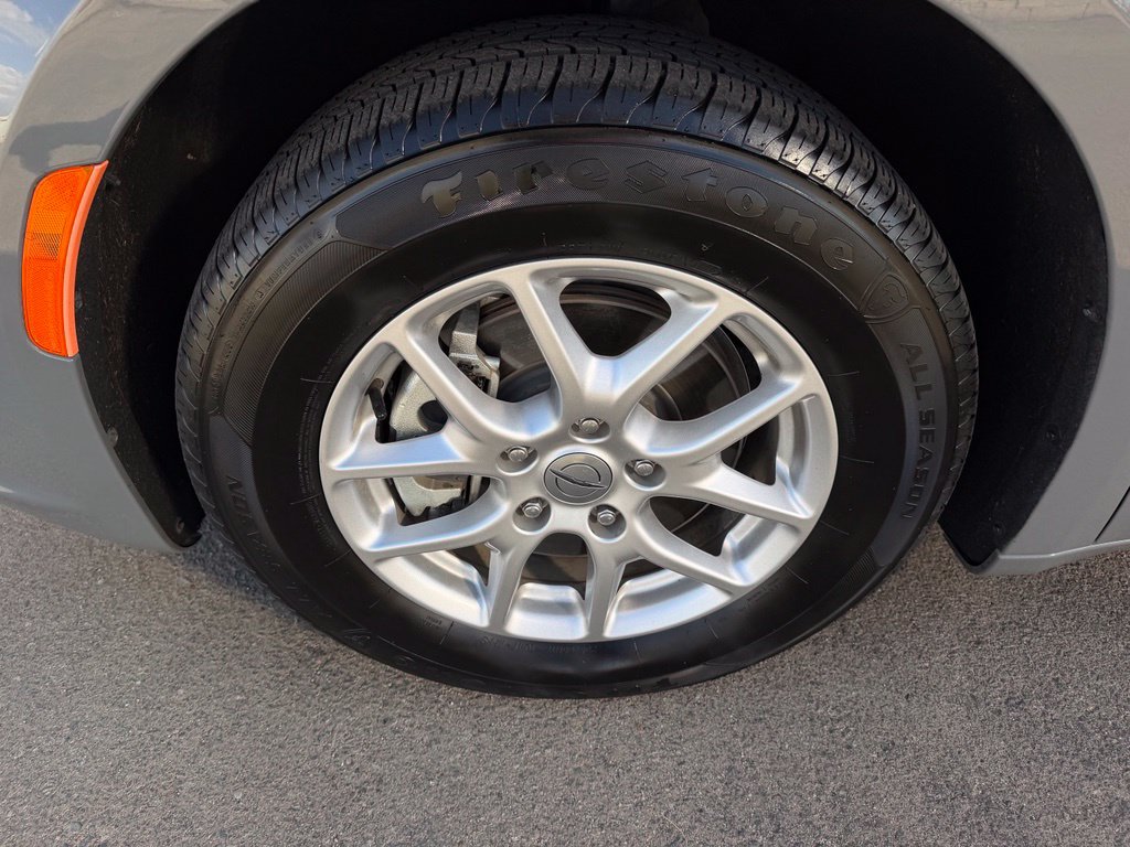 Used 2025 Chrysler Pacifica Select FWD image 8
