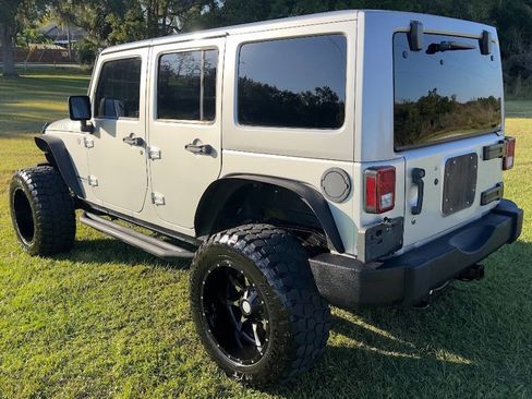 Used 2011 Jeep Wrangler Unlimited Sport image 8