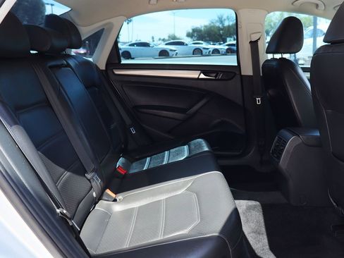 Used 2015 Volkswagen Passat 1.8T SE image 27