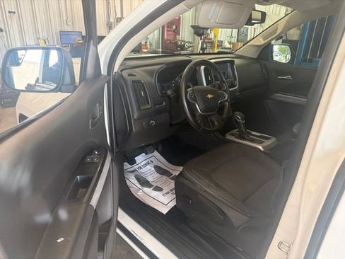 Used 2022 Chevrolet Colorado LT w/ Fleet Safety Package RWD image 10