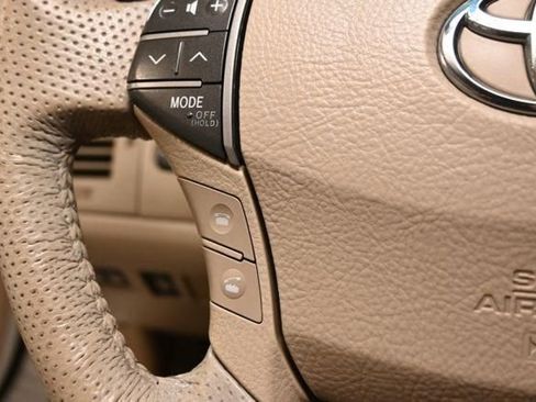 Used 2012 Toyota Avalon Limited image 16