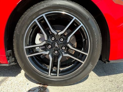 Used 2018 Ford Mustang Premium image 18