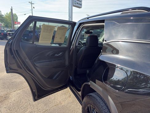 Used 2024 GMC Terrain AT4 w/ LPO, Floor Liner Package AWD/4WD image 19