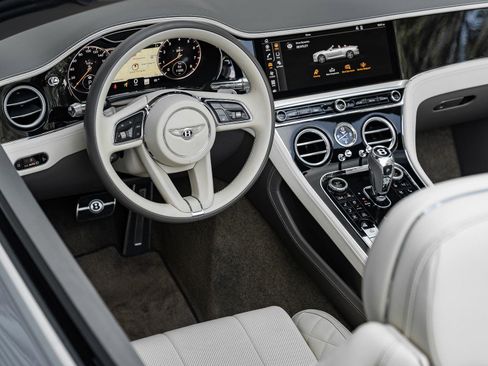 Used 2022 Bentley Continental GT image 41
