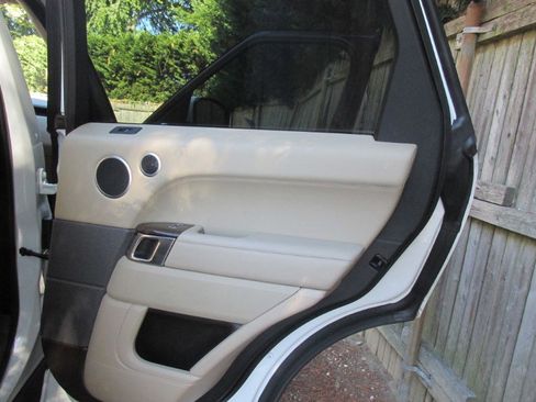 Used 2016 Land Rover Range Rover Sport HSE image 77