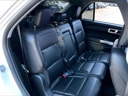 Used 2024 Ford Explorer XLT w/ Equipment Group 202A AWD/4WD image 19