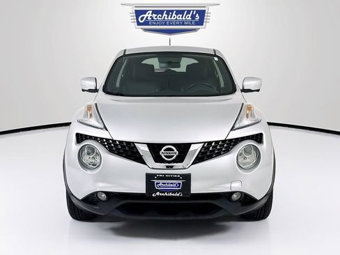Used 2017 Nissan Juke SL image 2