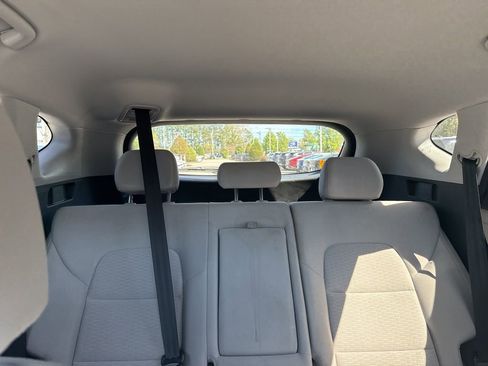 Used 2019 Hyundai Tucson SE image 13