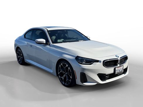 Used 2025 BMW 230i Coupe w/ Convenience Package RWD image 7