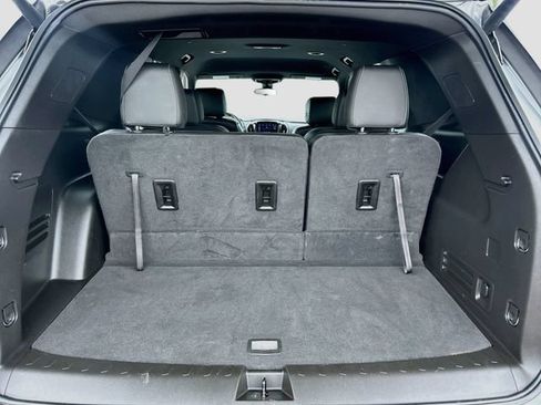 Used 2023 Chevrolet Traverse LT FWD image 21