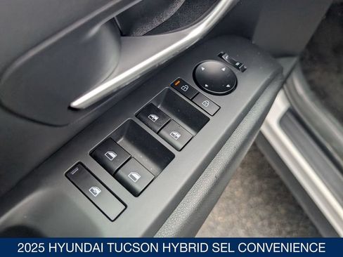 Certified 2025 Hyundai Tucson SEL AWD/4WD image 12
