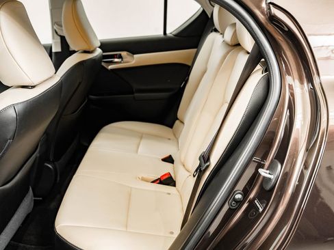 Used 2014 Lexus CT 200h FWD image 40