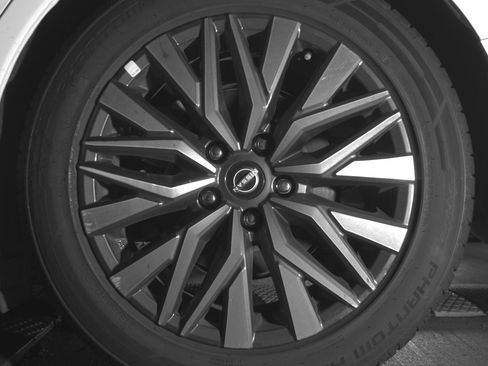 Used 2025 Nissan Altima 2.5 SV image 14