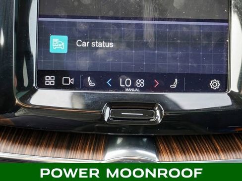 Used 2022 Volvo XC60 B5 Momentum image 19