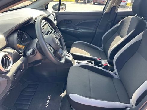 Used 2025 Nissan Versa S w/ Trunk Package image 9