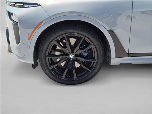 Used 2023 BMW X7 xDrive40i w/ M Sport Package AWD/4WD image 14