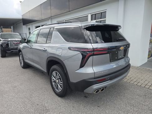Certified 2026 Chevrolet Traverse LT FWD image 5