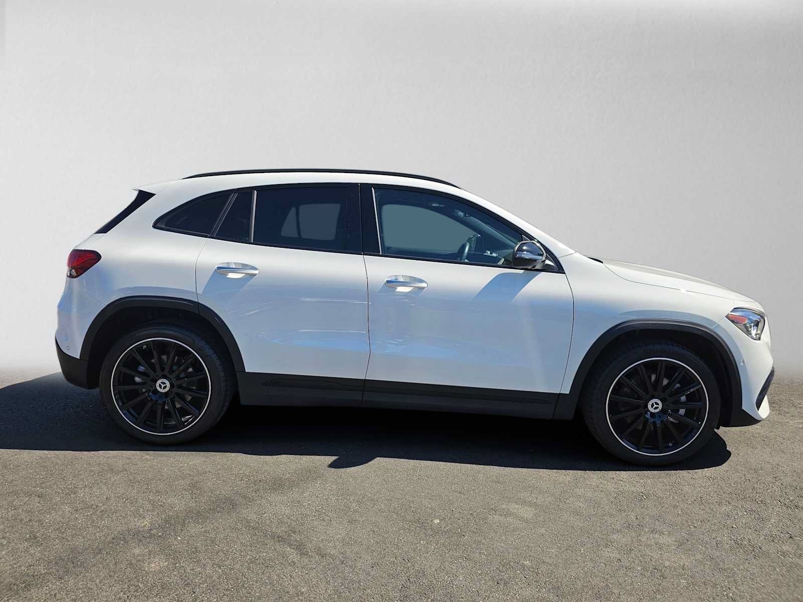 Used 2023 Mercedes-Benz GLA 250 4MATIC image 2
