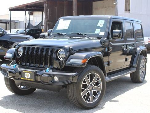 Used 2023 Jeep Wrangler Unlimited Sahara AWD/4WD image 10