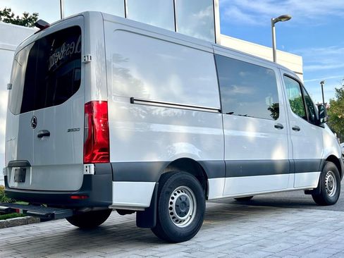 Used 2024 Mercedes-Benz Sprinter 2500 image 6