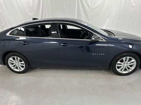 Used 2016 Chevrolet Malibu LT image 2