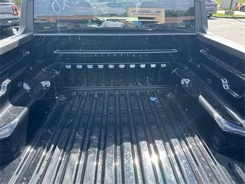 New 2025 Ford Maverick XLT image 11