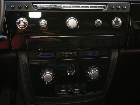 Used 2013 Rolls-Royce Phantom Sedan image 17